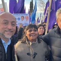 Figueroa y Rubén “Ojito” García recorrieron Cutral Co a dos semanas de las elecciones