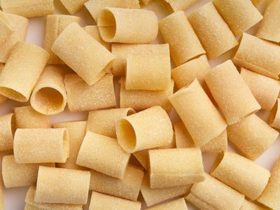 Armá una mesaza para alentar a la selección: fideos fritos, sabrosos y crocantes, ideales para el picoteo