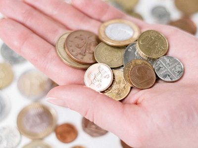 Con 1 moneda: el poderoso ritual de los días lunes para atraer la prosperidad y la abundancia