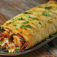Arrollado de papa y carne: crujiente y cremoso a la vez, la receta para comer y quedar como un duque