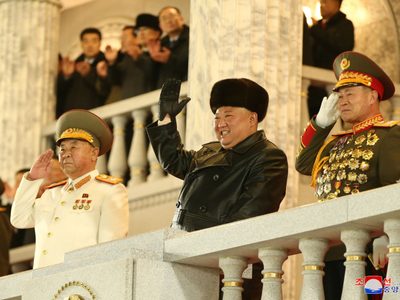 Corea del Norte ostentó su poderío militar en un desfile en la capital