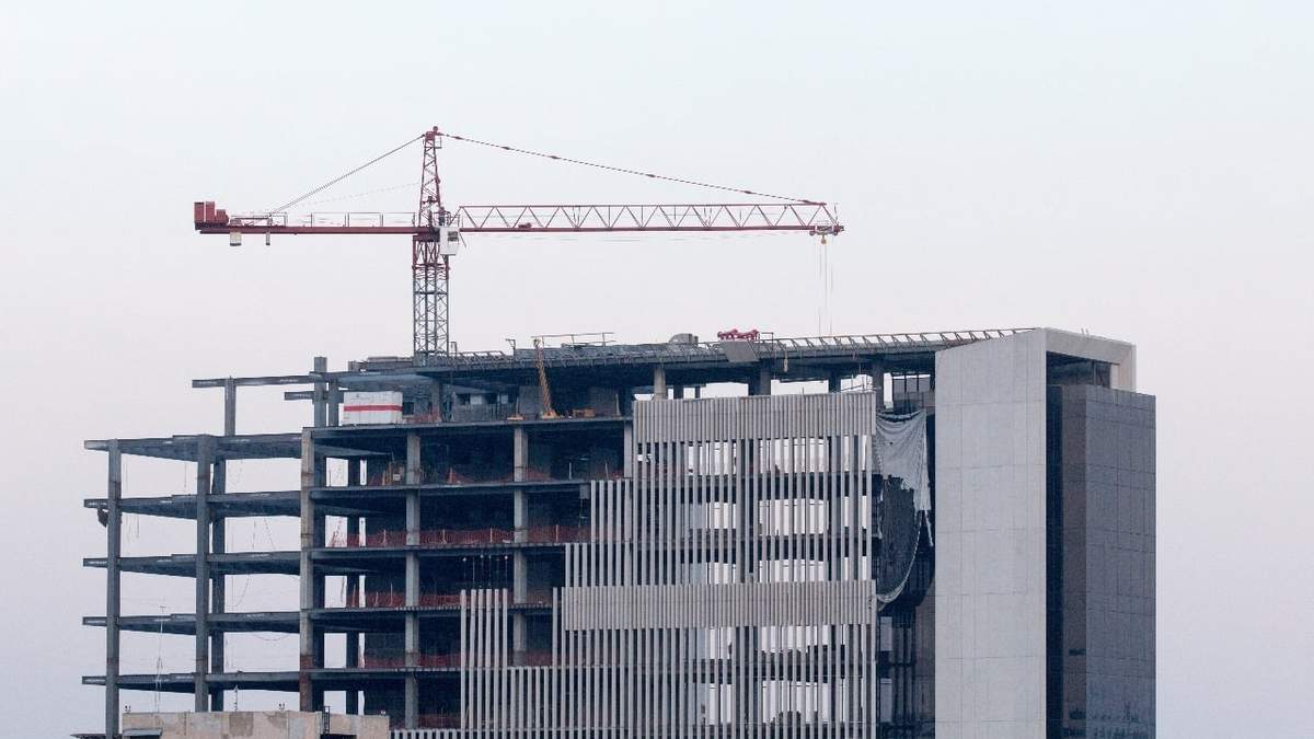 Inmueble construido en la Presa Anzaldo está siendo demolido.