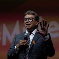 Tras reflexionar en diciembre, Ricardo Monreal decide quedarse en Morena