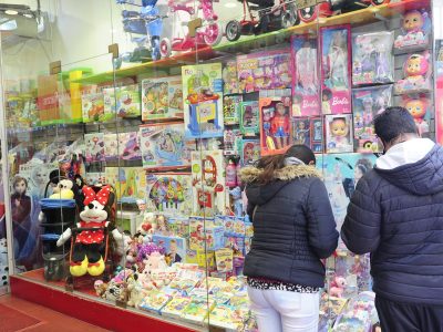 Con juguetes un 130 % más caros, se espera una caída en las ventas por el Día de las Infancias