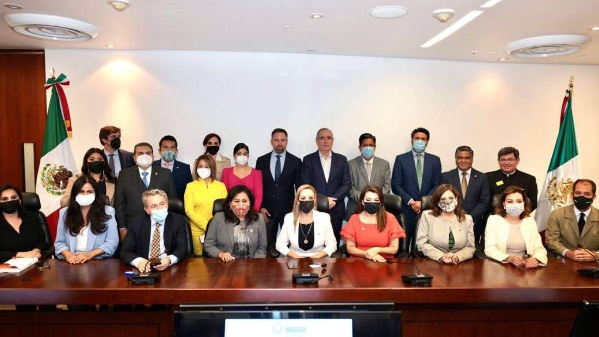 Reunión de senadores panistas con la dirigencia del partido ultraderechista español