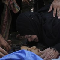 Ofensiva de Israel en Gaza deja ya casi 57 mil 900 muertos, tras otros 50 fallecidos más en 24 horas