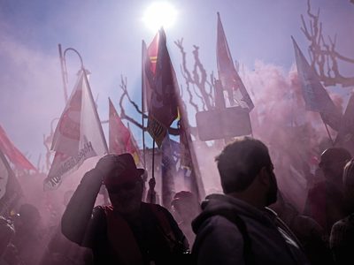 Macron, contra las cuerdas