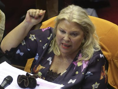 "¡Un horror!": Carrió acusó al Papa Francisco de "bendecir" el proyecto de Fernández sobre el aborto