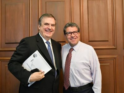 Ebrard desata polémica tras reconocer "integridad y calidad humana" de Monreal