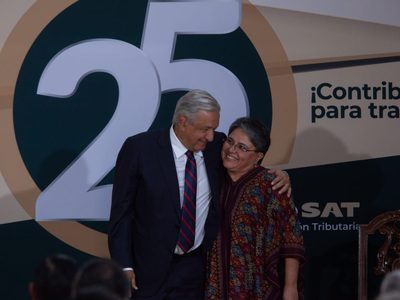 Evitar la condonación es considerado un combate a la corrupción: AMLO en el 25 aniversario del SAT