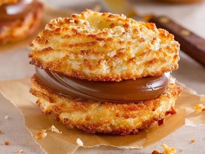 Alfajores de coco sin harina y con 3 ingredientes: la receta más fácil y deliciosa