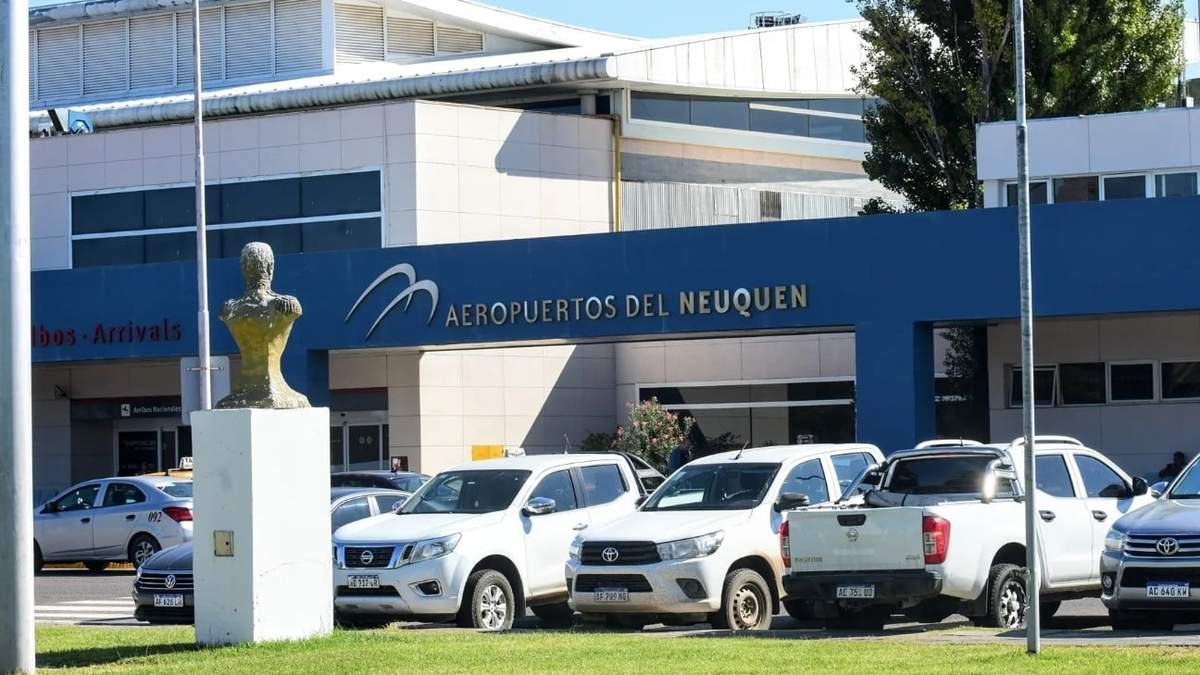 El aeropuerto de Neuquén registró un incremento de arribos del 25% en el último año. Fuente: (Facebook)