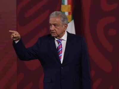 AMLO reprocha actitud de la SCJN ante reforma eléctrica: “No me vengan con que la ley es la ley"