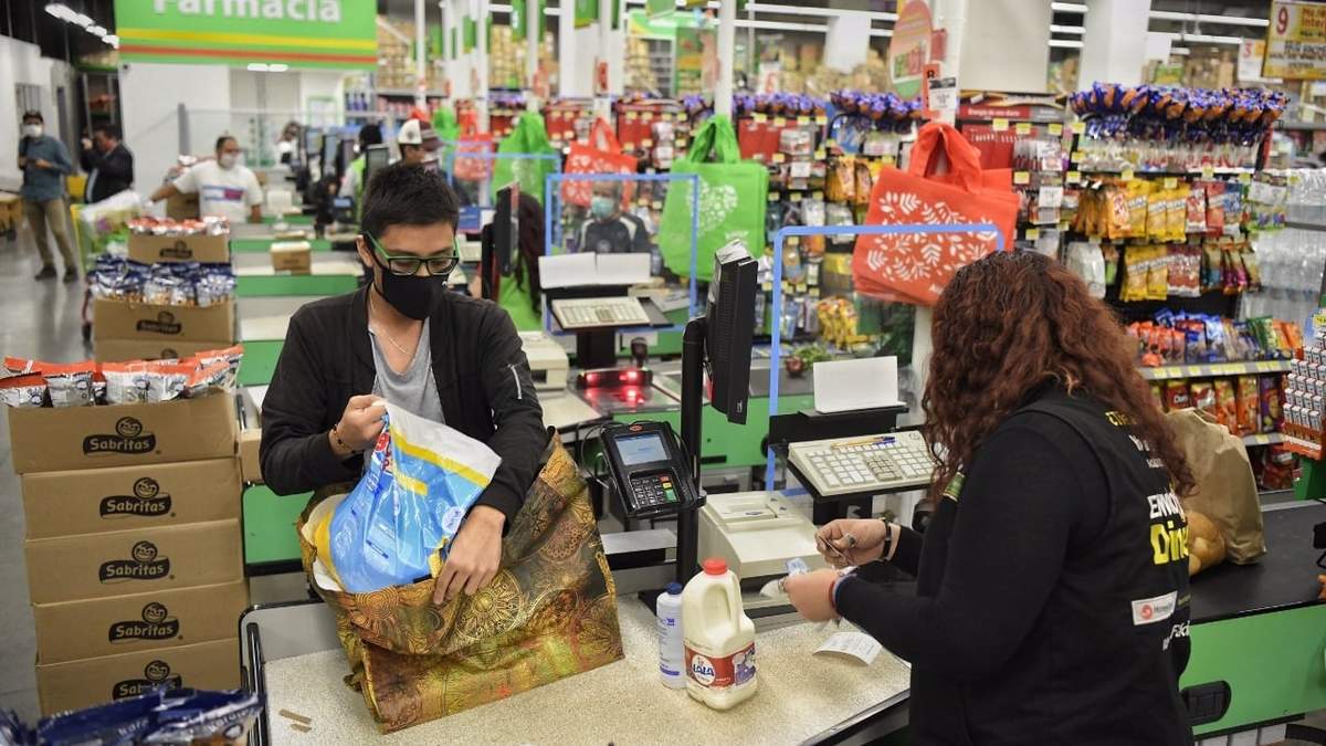 Empleados de supermercado. Reducción de horas laborales