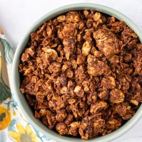 Granola en sartén sin azúcar: facilísima de preparar y sin gastar fortuna comprándola en la dietética