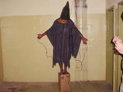 Así se torturaba en Abu Ghraib: exreo testifica en juicio a contratista militar