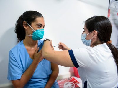 En el primer día de vacunación, Argentina sumó más de 11 mil casos de coronavirus