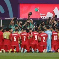 Qatar: Selección de Irán no canta su himno en partido de Inglaterra; protestan contra su gobierno