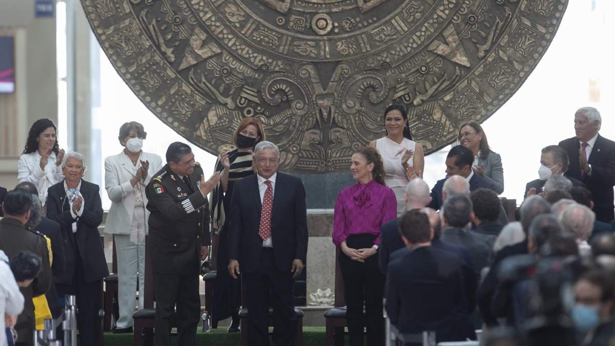 AMLO en  la inauguración del AIFA