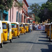 Choque entre policía y mototaxistas deja un detenido y 3 heridos en Oaxaca