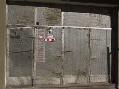 Menos comercios cerrados en el centro y en la zona Oeste de Neuquén, pero más locales vacíos en los shopping