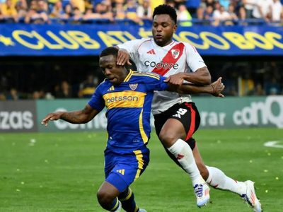 Se lo van a disputar: el jugador que quieren River y Boca para el Mundial de Clubes