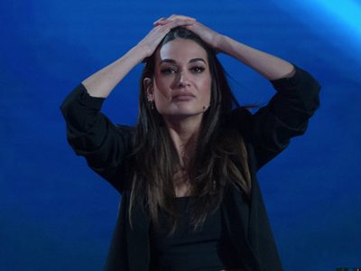 Difunden un polémico video de Estela Grande en las calles de Madrid junto a un futbolista español