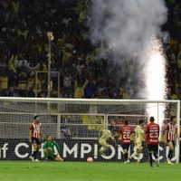 Detienen a 12 revendedores de boletos para el partido América vs. Chivas