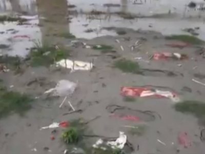 Crecida del río Ganges en la India hace emerger cientos de cadáveres