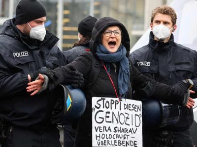 Justicia alemana investiga protestas contra medidas por la pandemia por relativizar el Holocausto