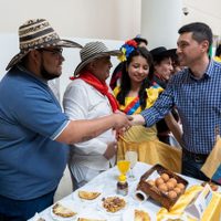 Koopmann inauguró la séptima Fiesta de las Colectividades en la Legislatura