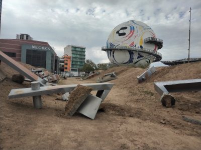 Denuncian deterioro en obra del pintor Byron Gálvez, “el Picasso mexicano”