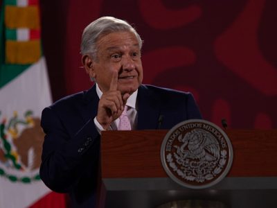 AMLO respalda a Villarreal por cuestionamientos sobre grupo armado