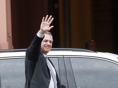 ¿Operación viral o escrache? El supuesto mal momento de Alberto Fernández en Roma