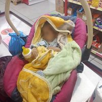 Abandonan a una bebé frente a una tienda de Pachuca; su madre es guatemalteca