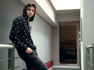 No le importó nada: Julián Serrano quebrantó todas las normas de la cuarentena y lo defenestraron