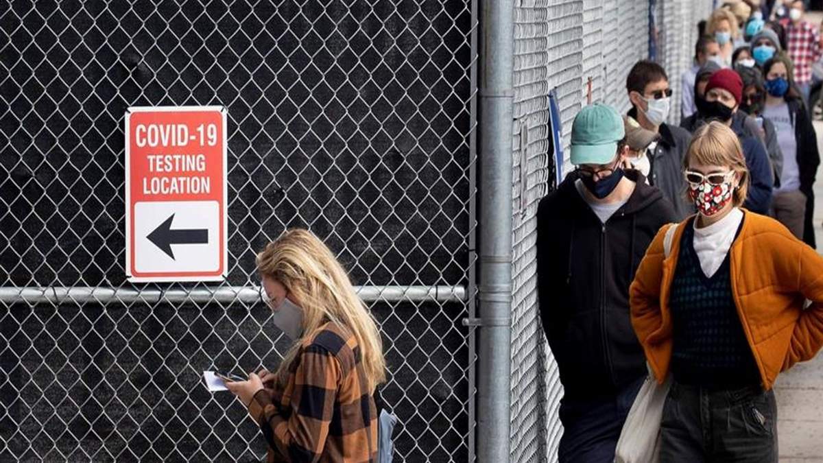 Fila para someterse a tests de coronavirus en Estados Unidos. Fuente: (Twitter)