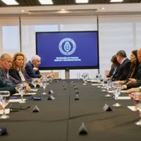 El Gobierno convocó al Consejo del Salario para actualizar el salario mínimo