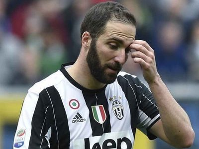 De la preocupación al alivio; las horas que sufrió la Juventus por Gonzalo Higuaín