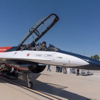 Avión de combate controlado por IA lleva de paseo al líder de la Fuerza Aérea de EU