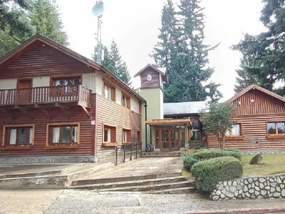 Villa La Angostura pagó 104 millones de pesos a un ex director exonerado