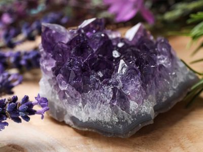 La poderosa piedra que combate la resaca, el insomnio y las pesadillas: así podés activar toda su energía