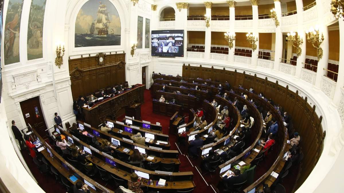 Trabajo en comisión. Fuente: (Twitter)