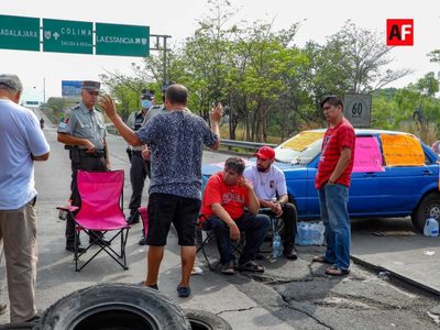 Tras 34 horas de bloqueo carretero en Colima, liberan a mujeres secuestradas