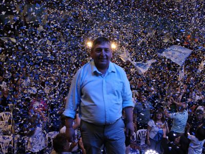 Quintriqueo se solidarizó con el hermano de Azul Semeñenko en el acto de cierre de campaña