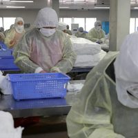 Presos contra el coronavirus: fabrican barbijos y jabón líquido para los hospitales