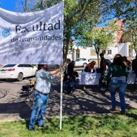 La Facultad de Humanidades de la UNCo repudió el veto a la ley de financiamiento universitario y declaró personas no gratas a los legisladores que lo apoyaron