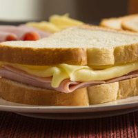 Mirá cómo podés frizar el queso y el jamón para que te rinda más tiempo y sin que se dañe