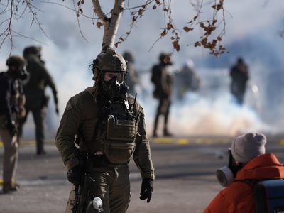 Agentes del ICE matan a tiros a un hombre en Minneapolis (Video)
