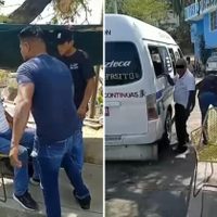 A palazos y bofetadas: Presuntos criminales se graban mientras agreden a choferes de Acapulco